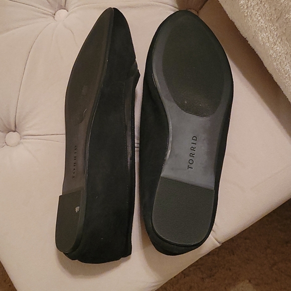 Torrid black suede flat size 10 - Picture 2 of 2